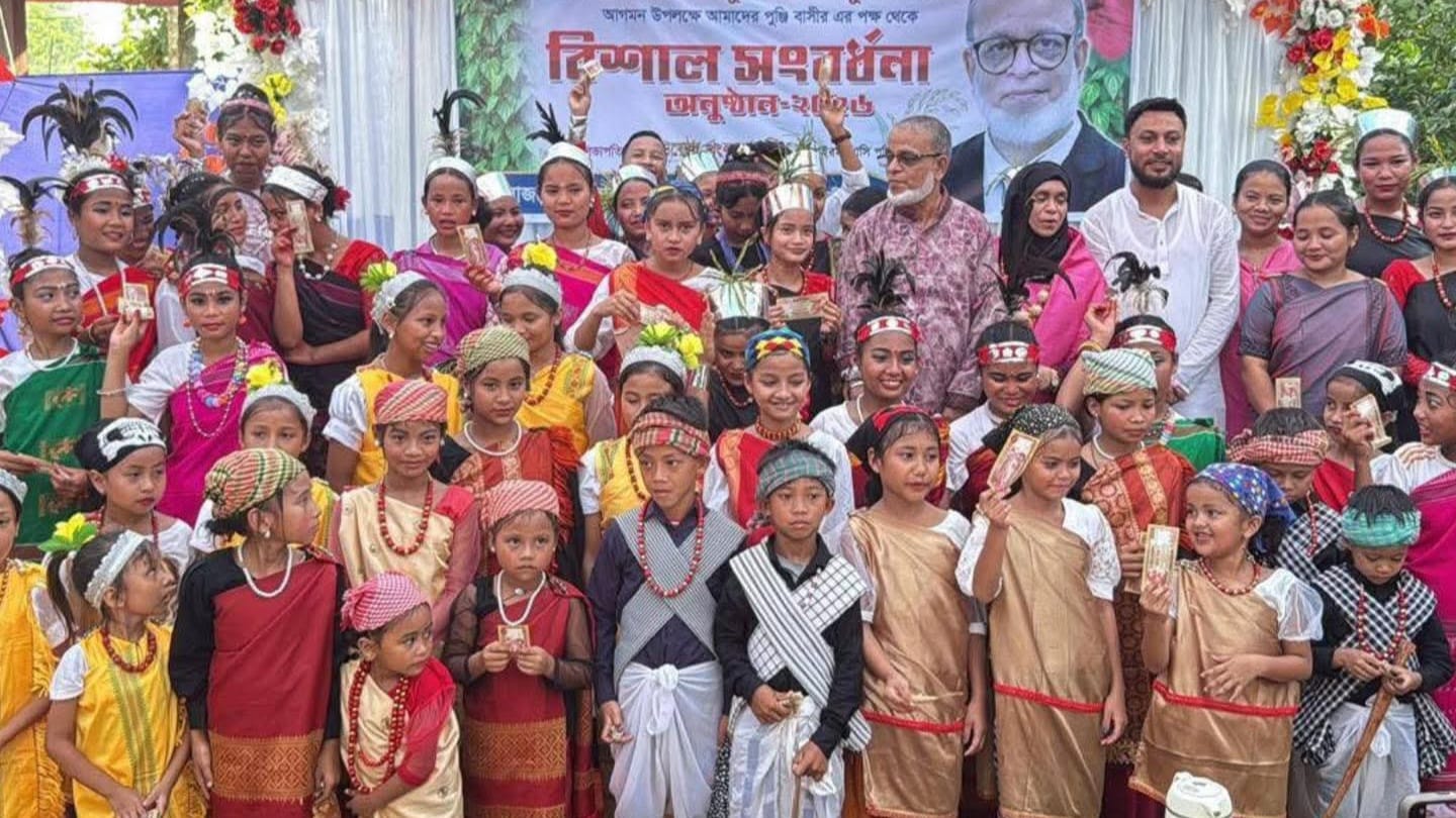 বালাইরমা খাসিয়া পুঞ্জিতে এমপি শওকতুল ইসলাম শকুকে সংবর্ধনা